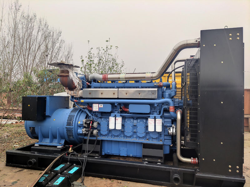 临夏柴油发电机组更换机油时，应遵循哪些步骤？